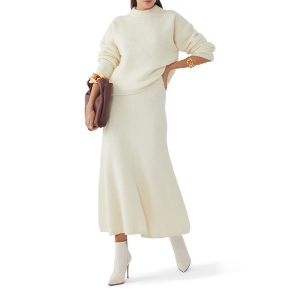 NWT SOLD OUT CLEA XS Alva Boucle Cocoon Knit Sweater in Ivory - Picture 3 of 13